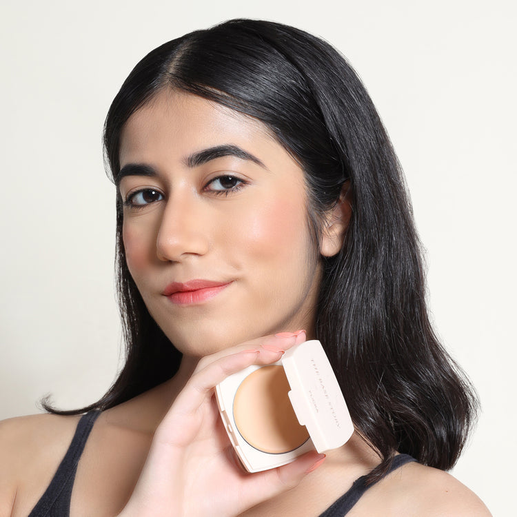 फ्लिका फाउंडेशन क्रीमी 02 बेज