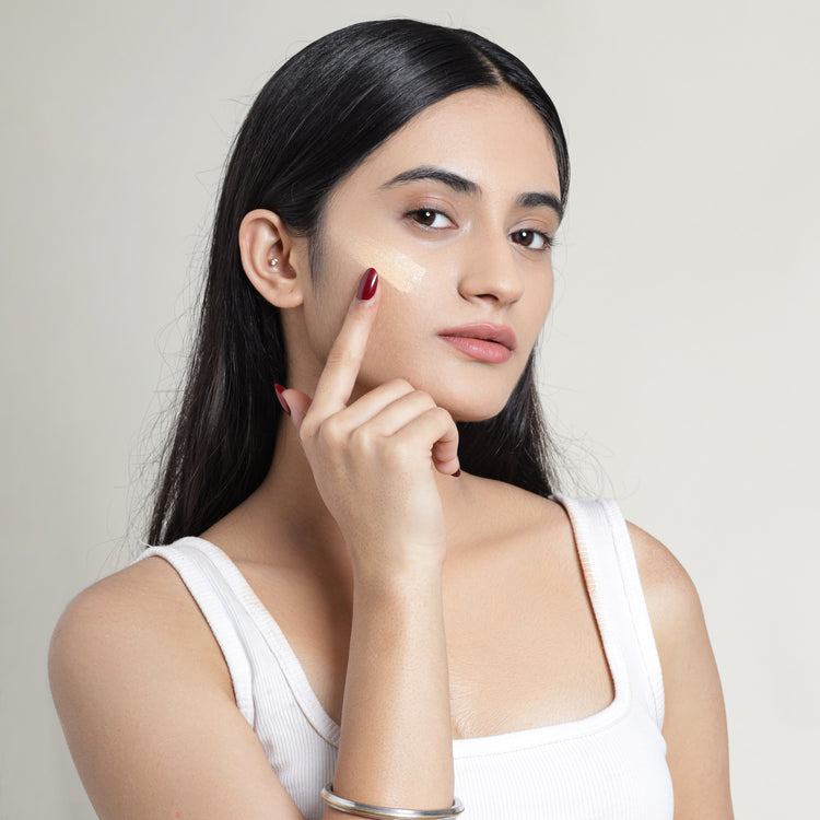 FLICKA TOMATO WITH SPF FOUNDATION 01 IVORY 30ML