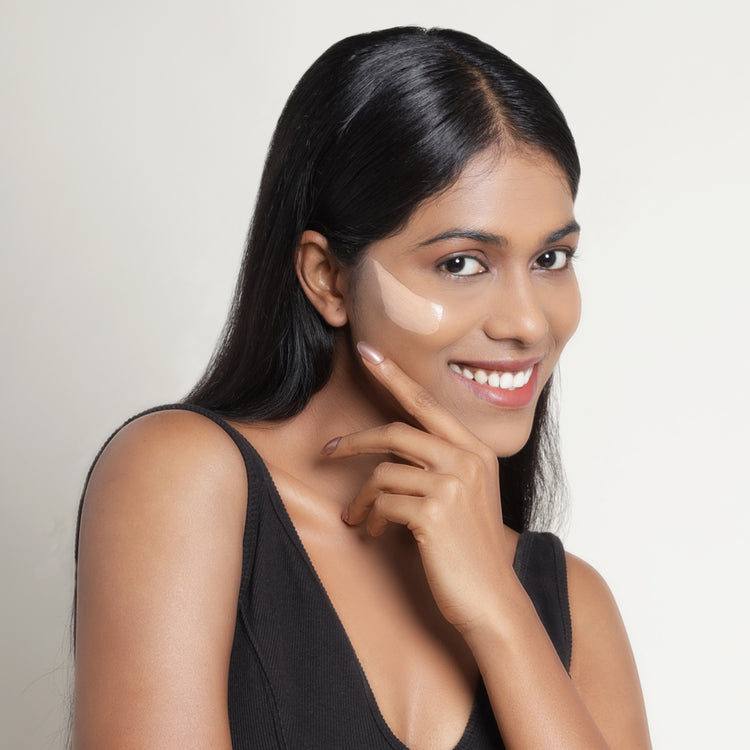 FLICKA TOMATO WITH SPF FOUNDATION 04 WALNUT 30ML