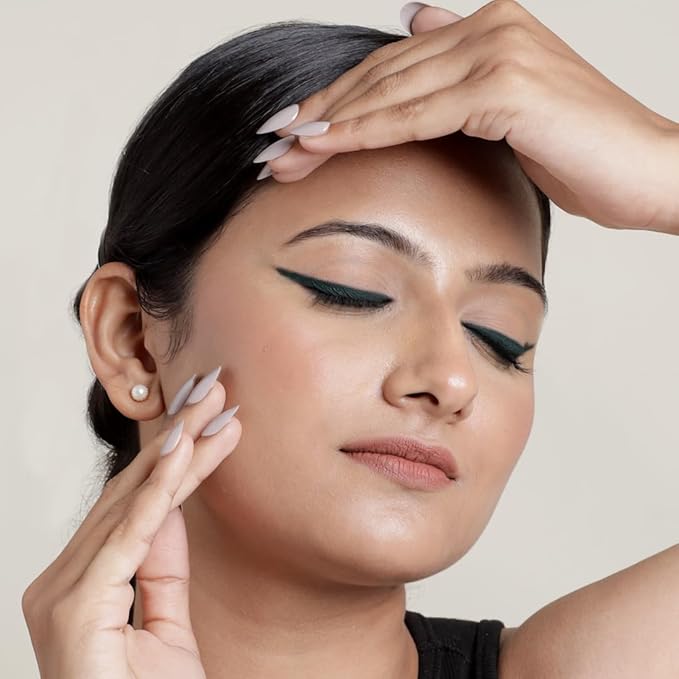 फ्लिका काजल 02 गहरा हरा 1.2 ग्राम