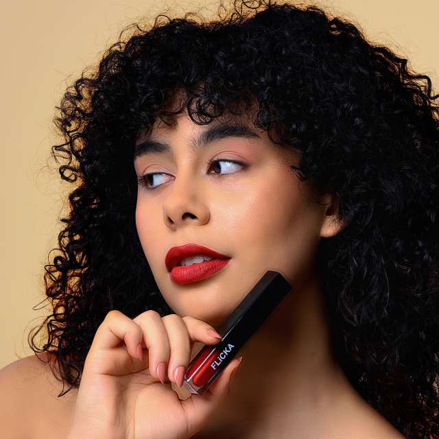 फ्लिका लिपस्टिक लिक्विड 04 अतुलनीय मैरून