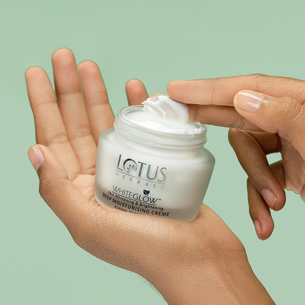 LOTUS HERBALS WHITEGLOW SKIN WHITENING & BRIGHTENING DEEP MOISTURISING CREME SPF 20 PA+++ 60G