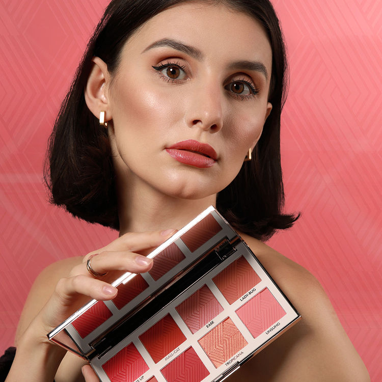 FOREVER 52 BACK STAGE ESSENTIAL 8 COLOR BLUSH PALETTE BKS001 32 G
