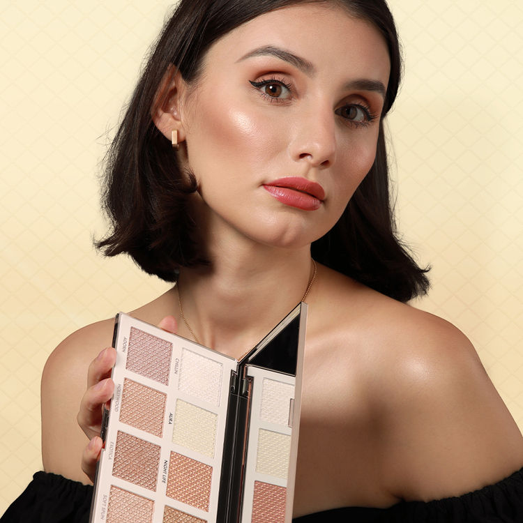 FOREVER 52 BACK STAGE ESSENTIAL 8 COLOR BLUSH PALETTE BKS002 449 G