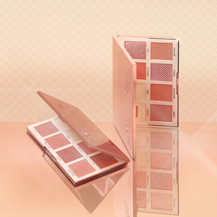 FOREVER 52 BACK STAGE ESSENTIAL 8 COLOR BLUSH PALETTE BKS002 449 G