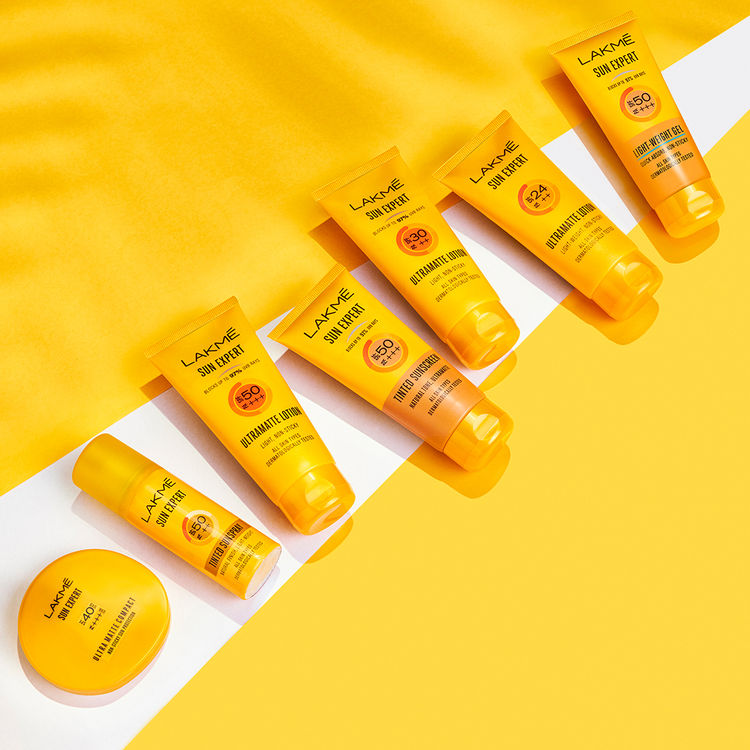 लक्मे सन एक्सपर्ट टिंटेड सनस्प्रे एसपीएफ 50 पीए++++ 50एमएल