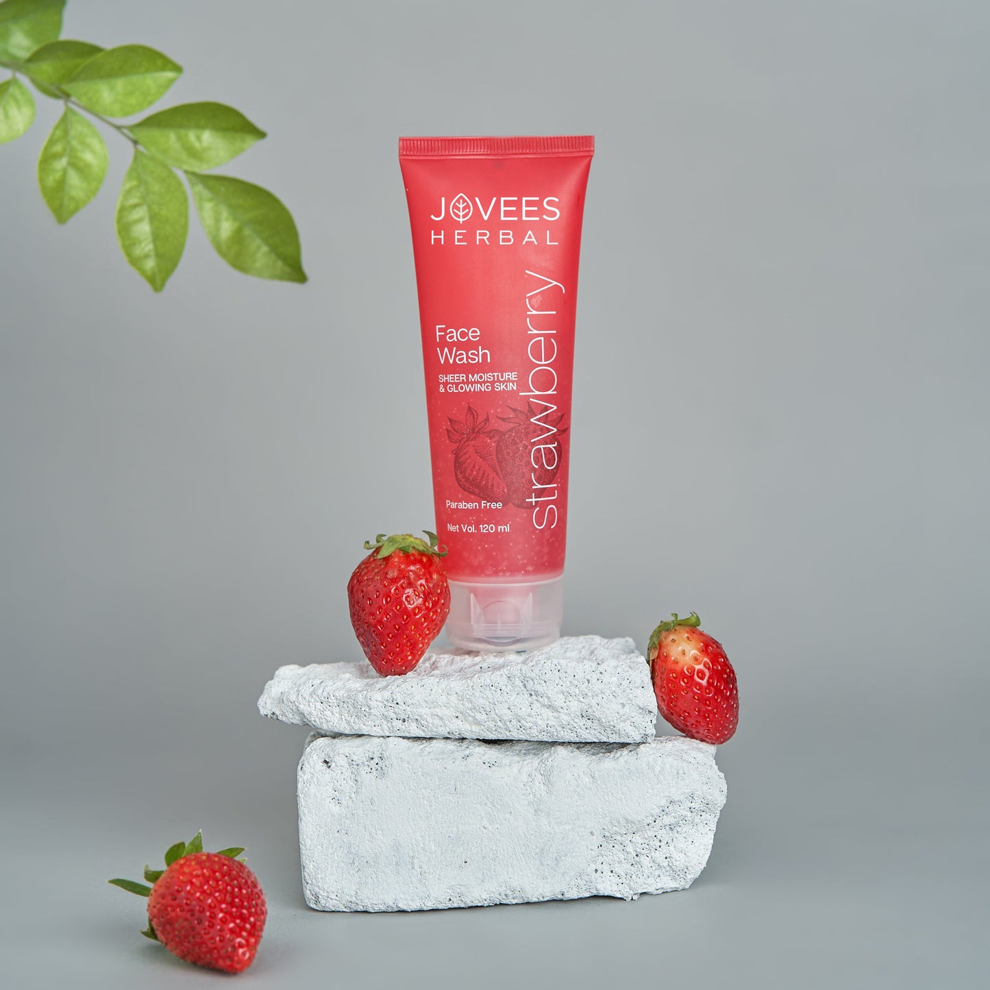 JOVEES STRAWBERRY FACE WASH 120ML